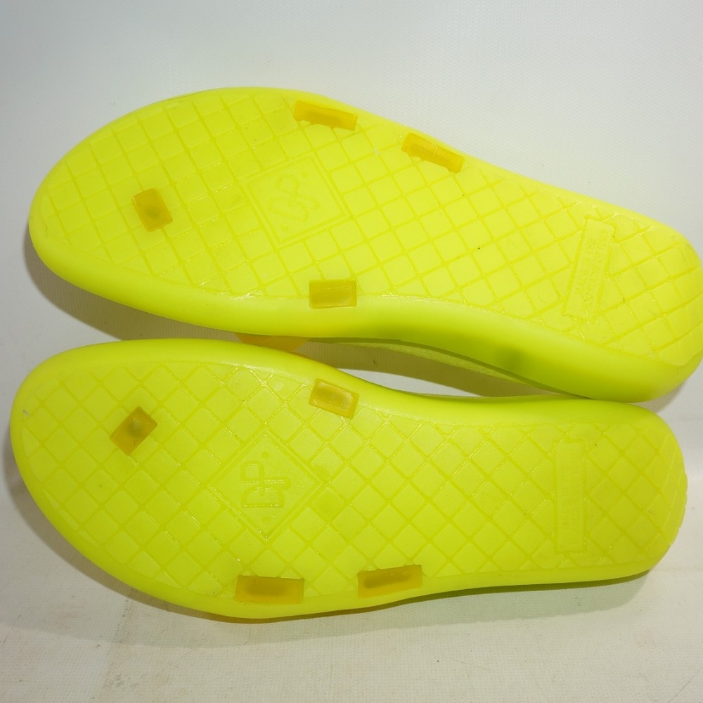 Donald J Pliner Sz 7 Yellow Mule Sandals B3B13 - Picture 8 of 8